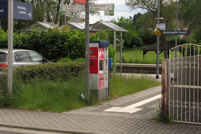DB AG entfernt Fahrkarten-Automat